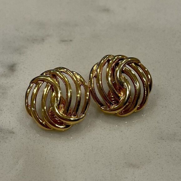 Vintage Monet Gold Woven Clip-on Earrings - Picture 1 of 3